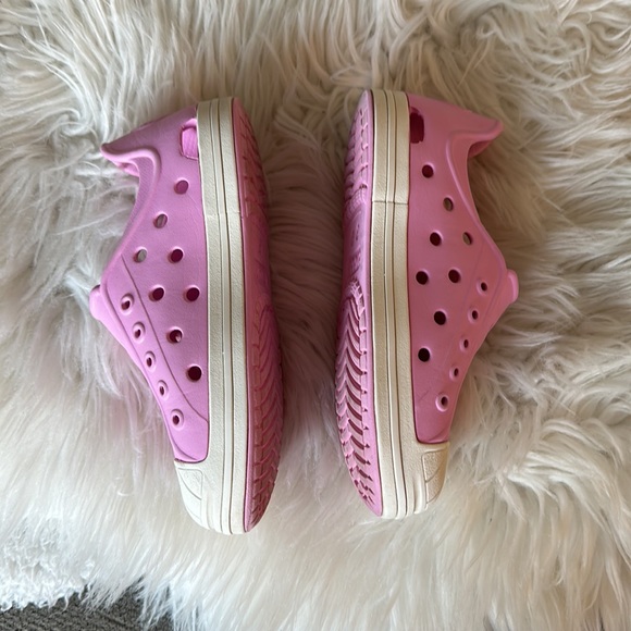 Kids Pink Crocs shoes - 13 - Picture 4 of 4